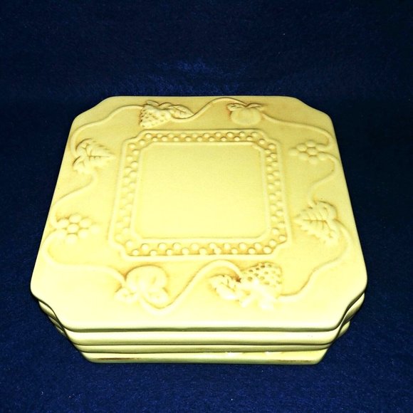 Trivets Embossed Fruit Vine Pattern Vintage Ceramic Yellow Set of 4 - Picture 5 of 8